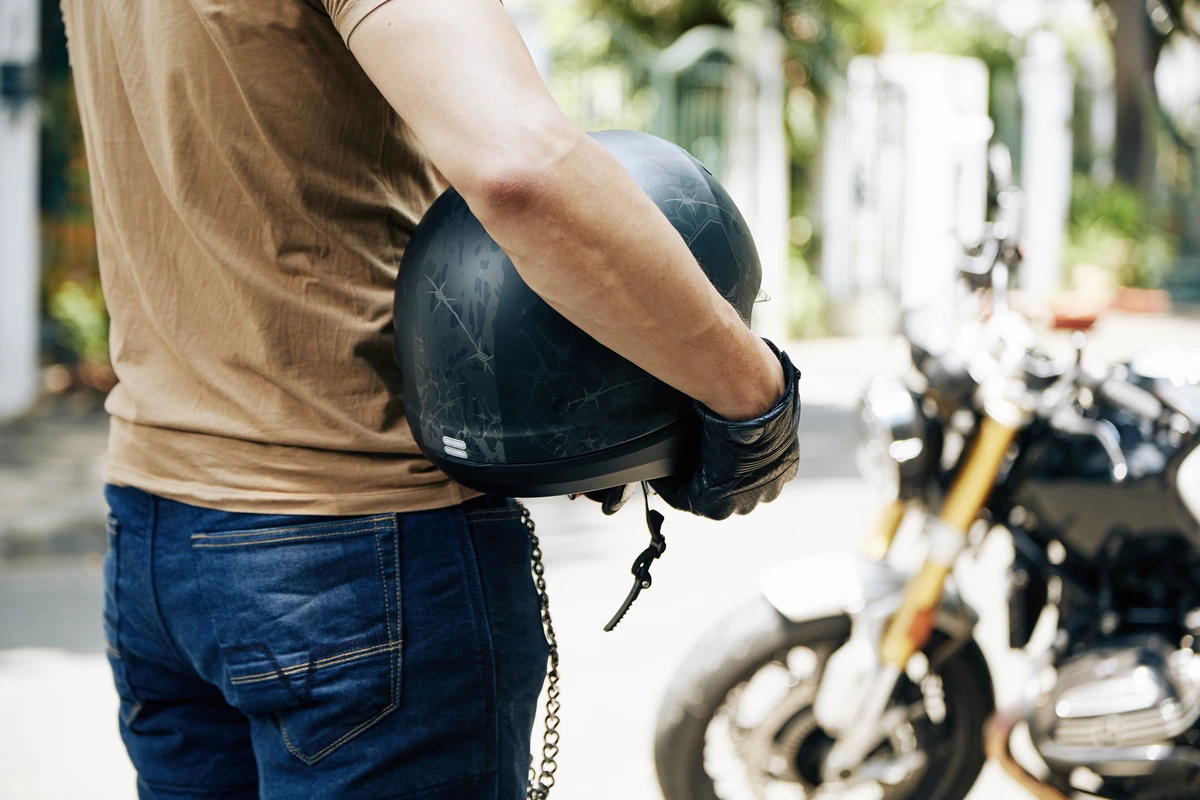 Motorcycle Helmet Laws in Ruppersburg