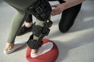 $100,000 Settlement for Broken Kneecap in Car Accident